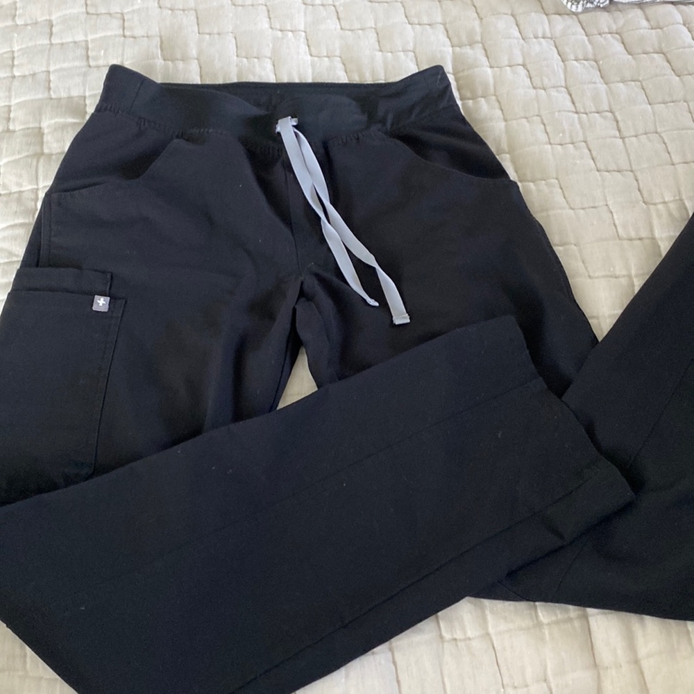Figs technical collection scrub pant. Small tall gently worn